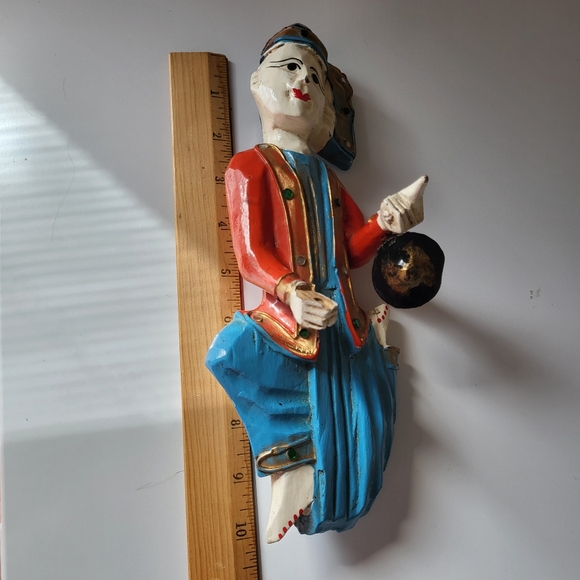 Vintage Carved Wooden Folkart Musician Figure Wall Hanging - Picture 15 of 16